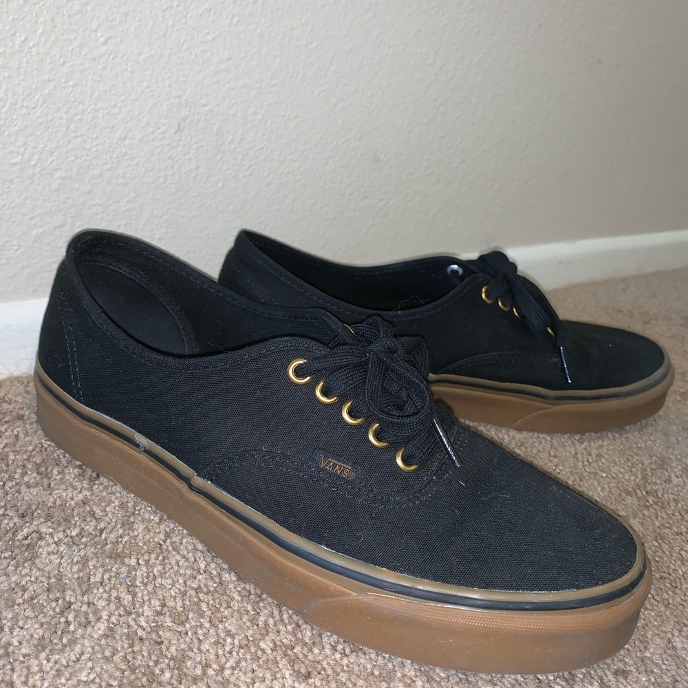 BLACK VANS WITH GUM SOLE